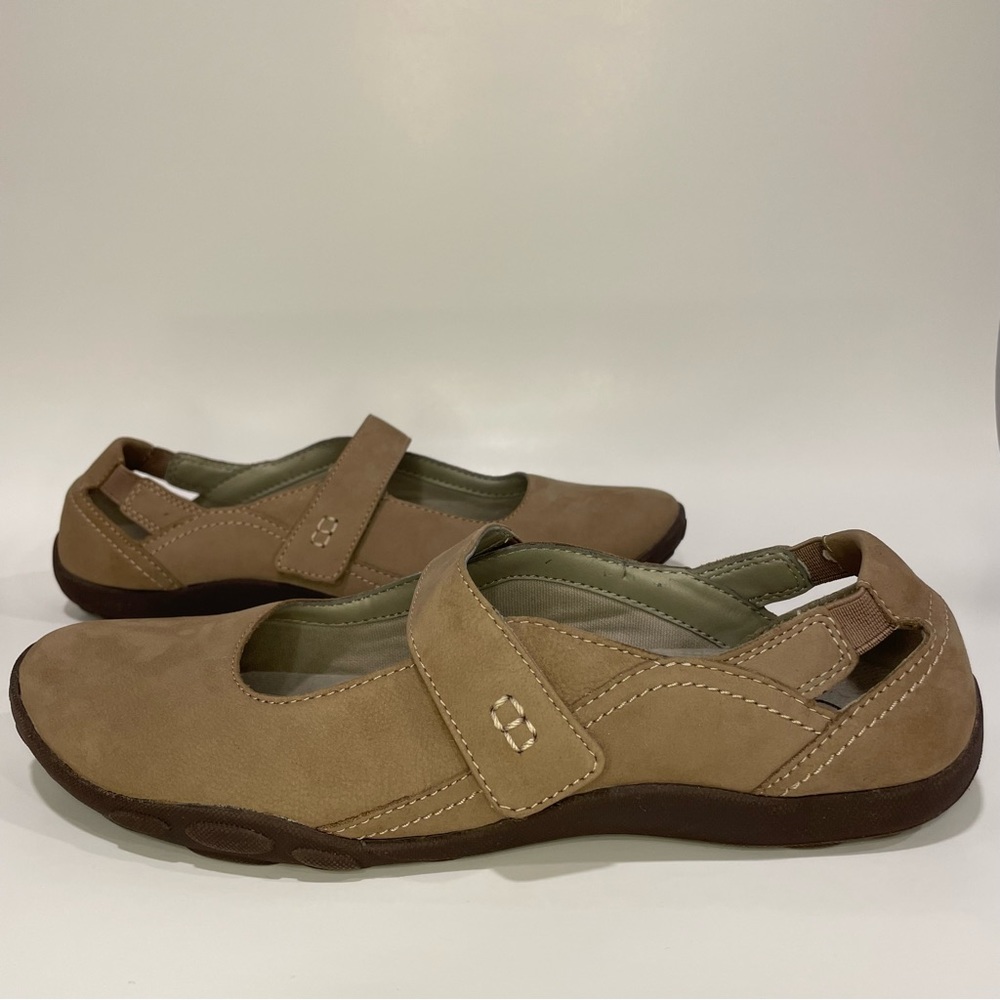 Clarks Mary Jane Shoes Haley Luna Flats Taupe Leather Comfort Shoes Size 9.5